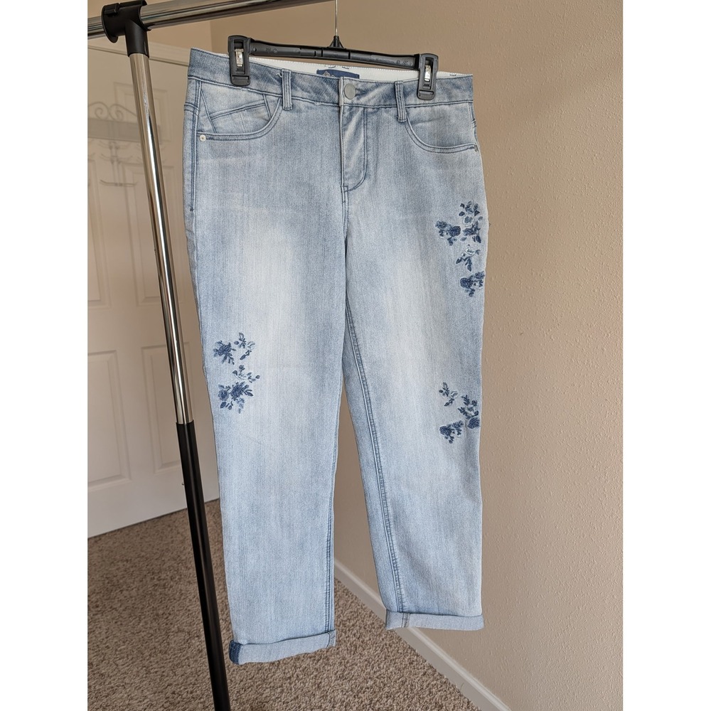 Democracy Absolution Light Wash Floral Embroidered Straight Leg Jeans Size 10